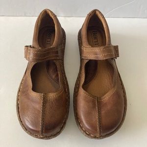 Born women's Mary Jane style leather shoes